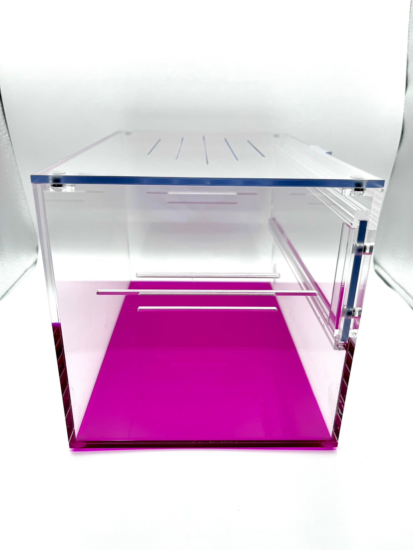NEW! V3 purplebox 12x8x8 by Tarantula Cribs